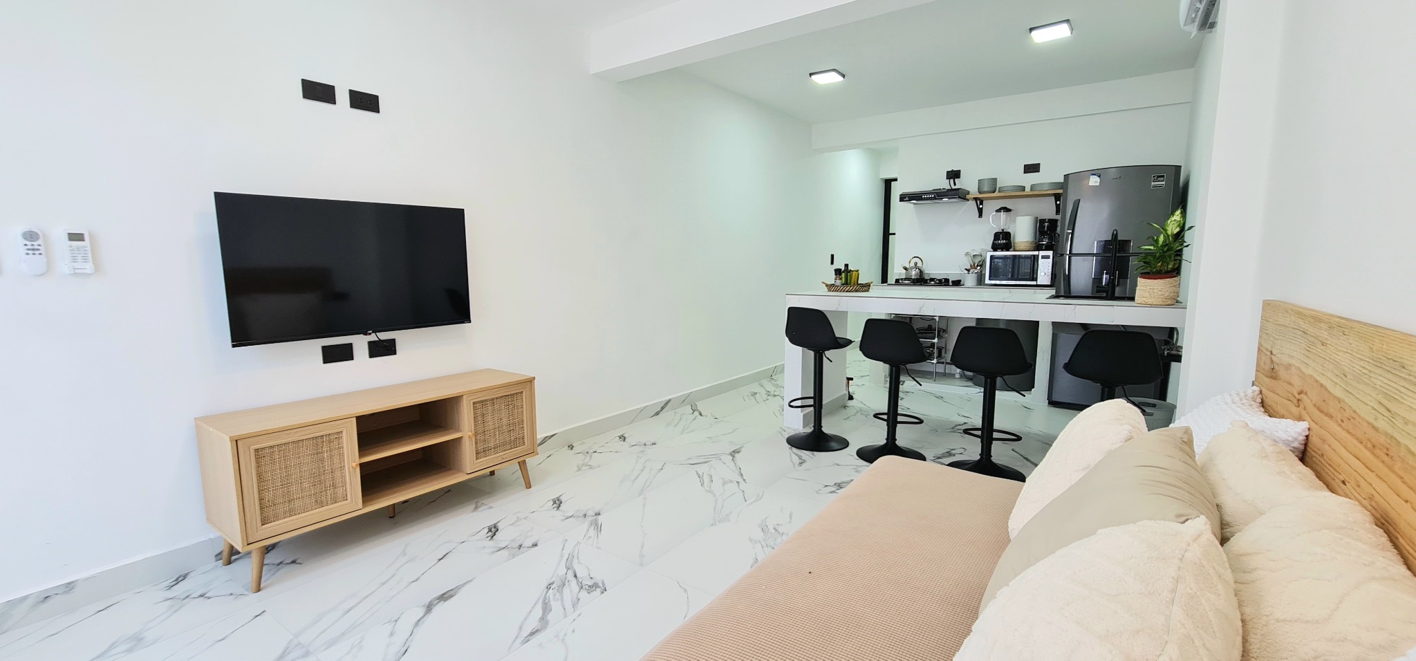 Integrated Living & Kitchen Space